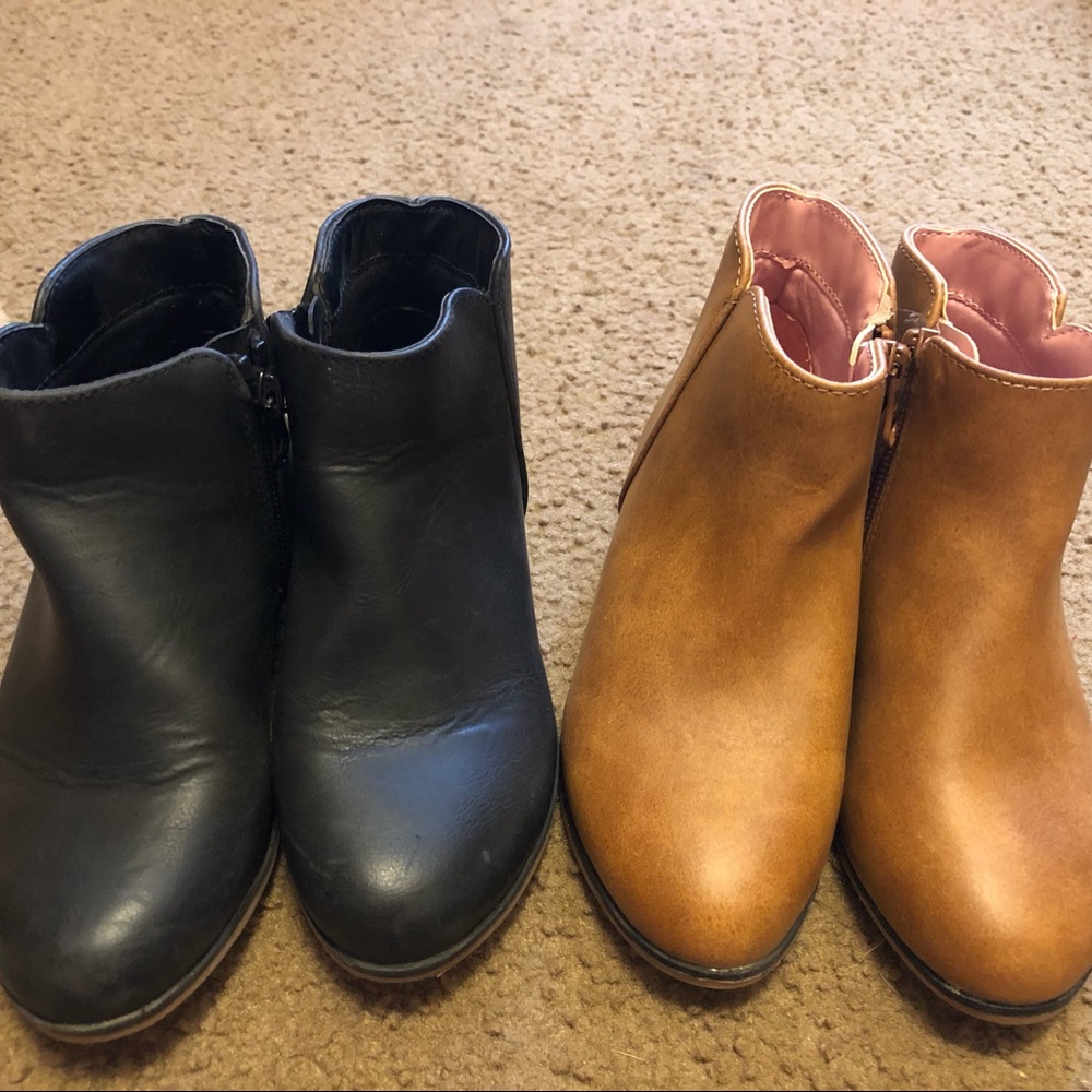 Cat & Jack booties size 11. 2 pair